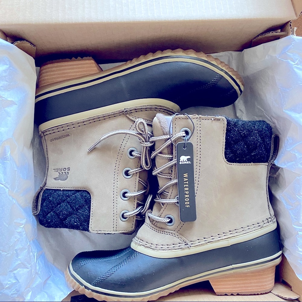 Sorel NWT - Slim pack Lace II